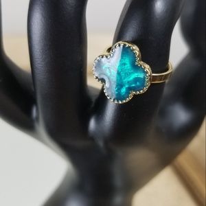 Leaf clover ring love ring